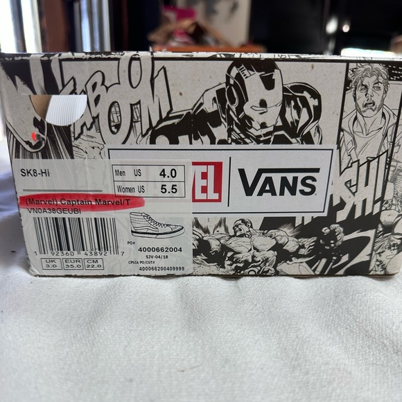 Vans Captain Marvel SK-8 HI shoes - Picture 2 of 5